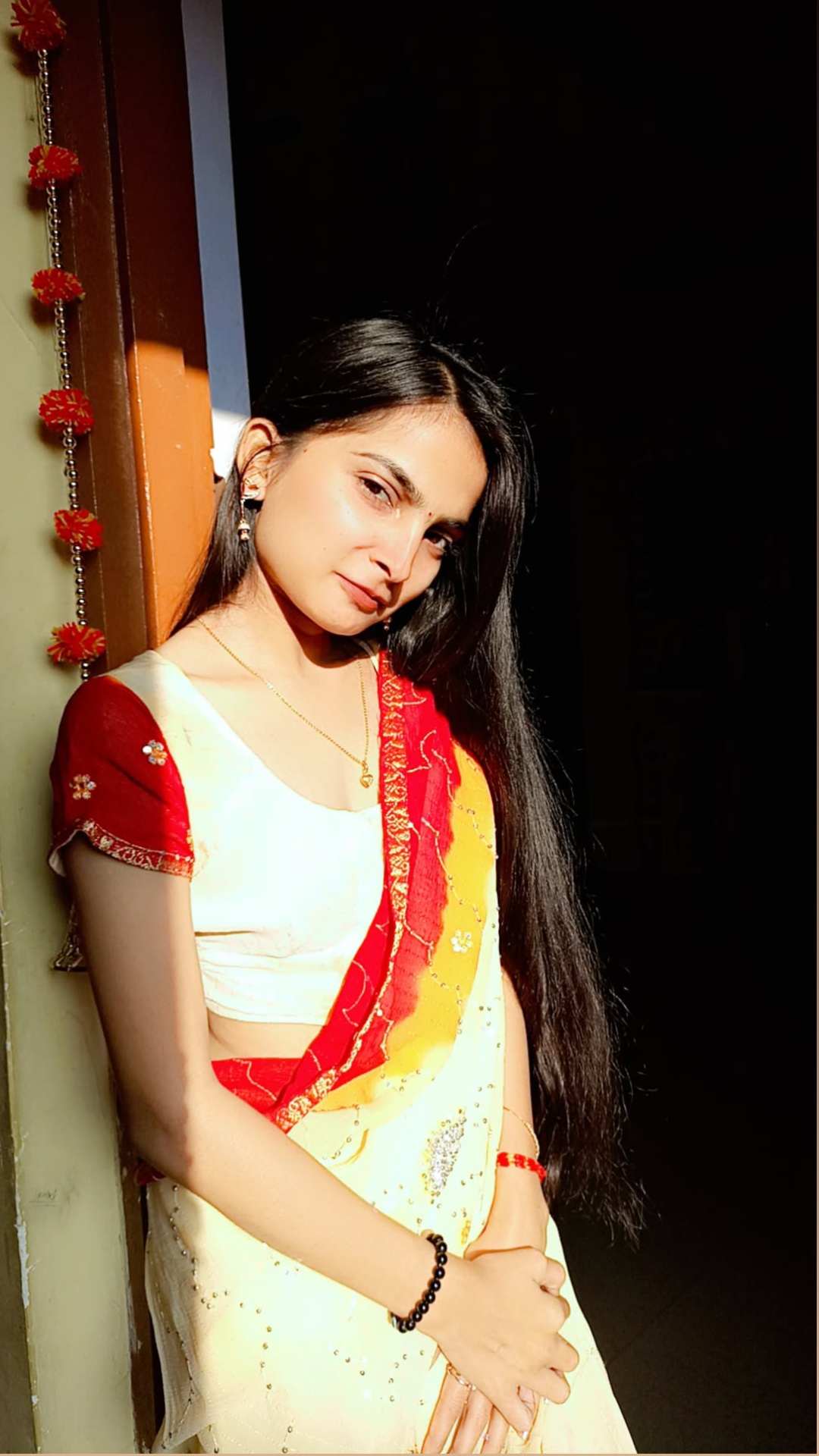 Sahu, Sakshi 