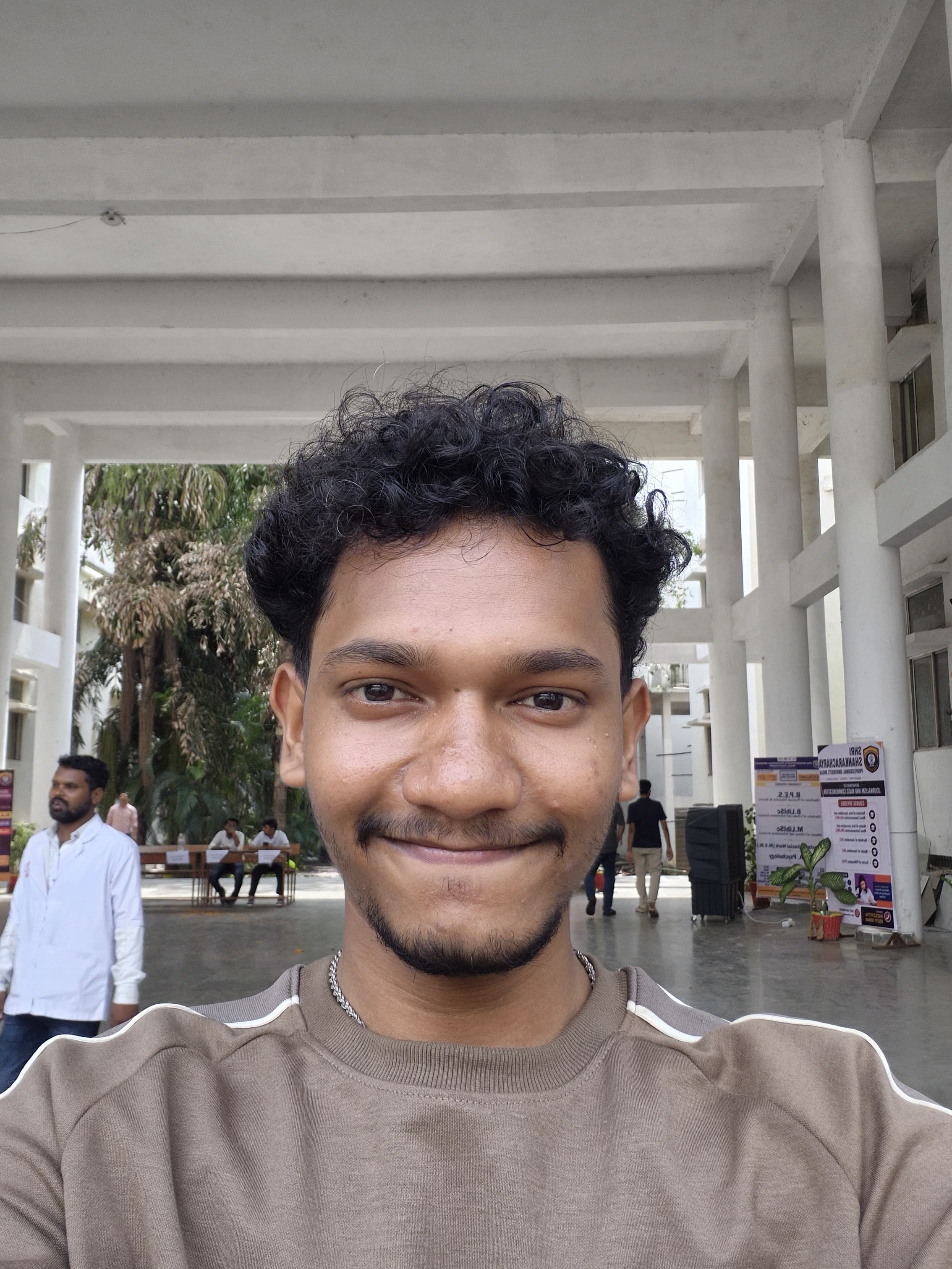 Thakur, Ramil 